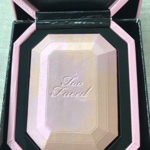 Too Faced DIAMOND LIGHT